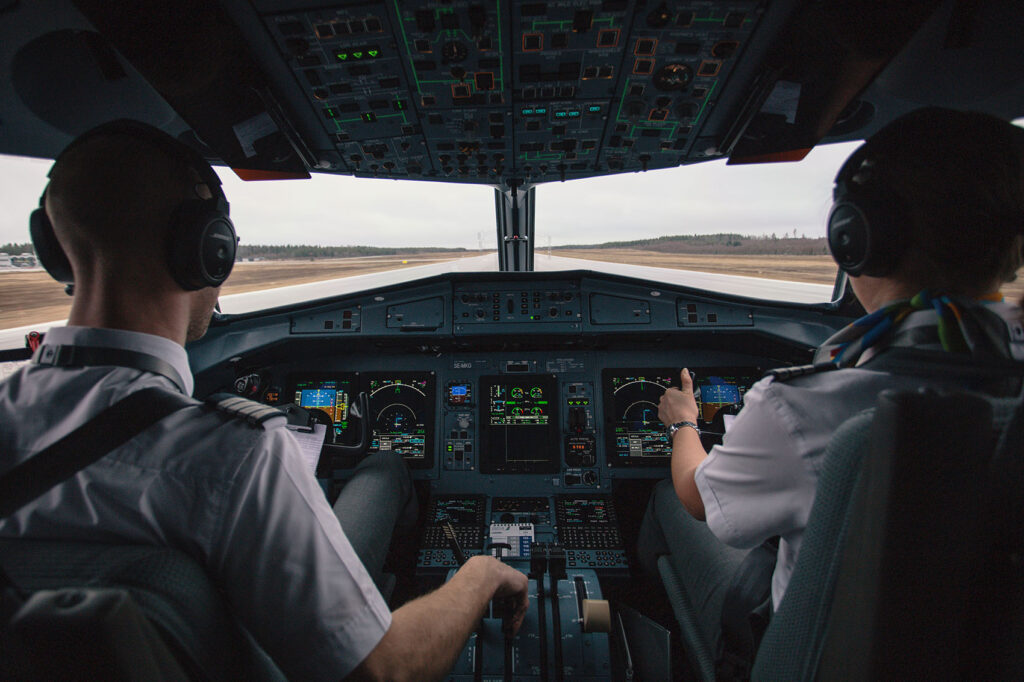 Become a Commercial Pilot in the USA